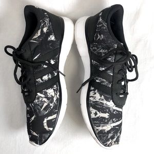 SOLD! Adidas Neo Cloudfoam Women’s Sneakers Size 9